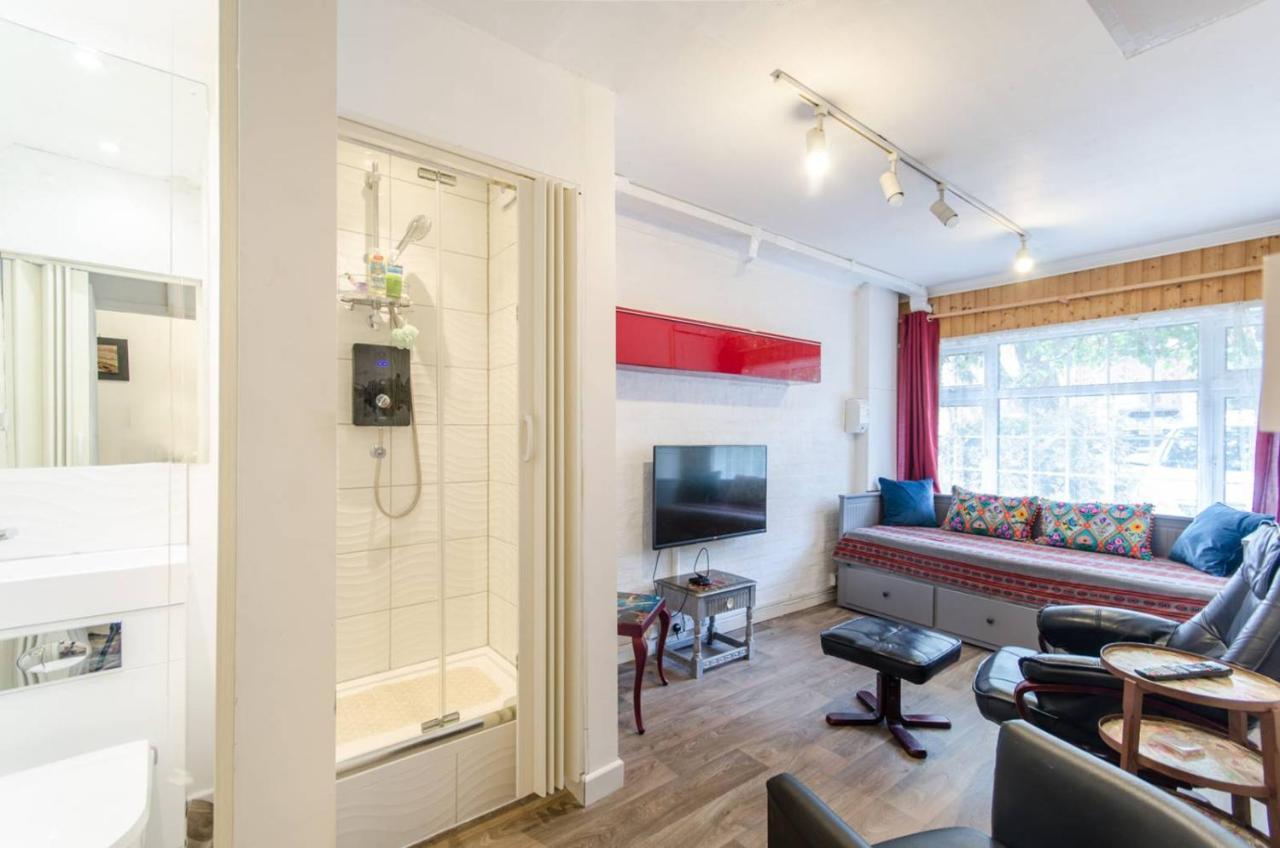 Leeward Gardens With Ensuite London Exterior foto